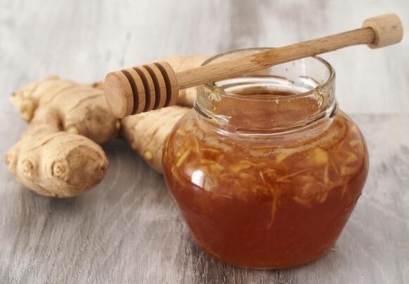Mixing natural honey with ginger root can enhance its effectiveness